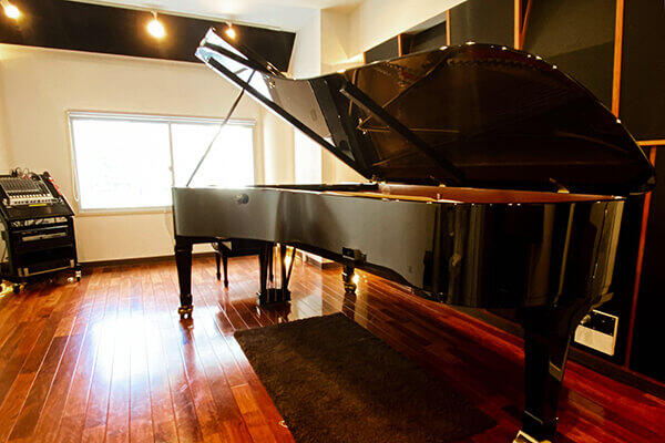 2109_toristu_news_steinway_3.jpg